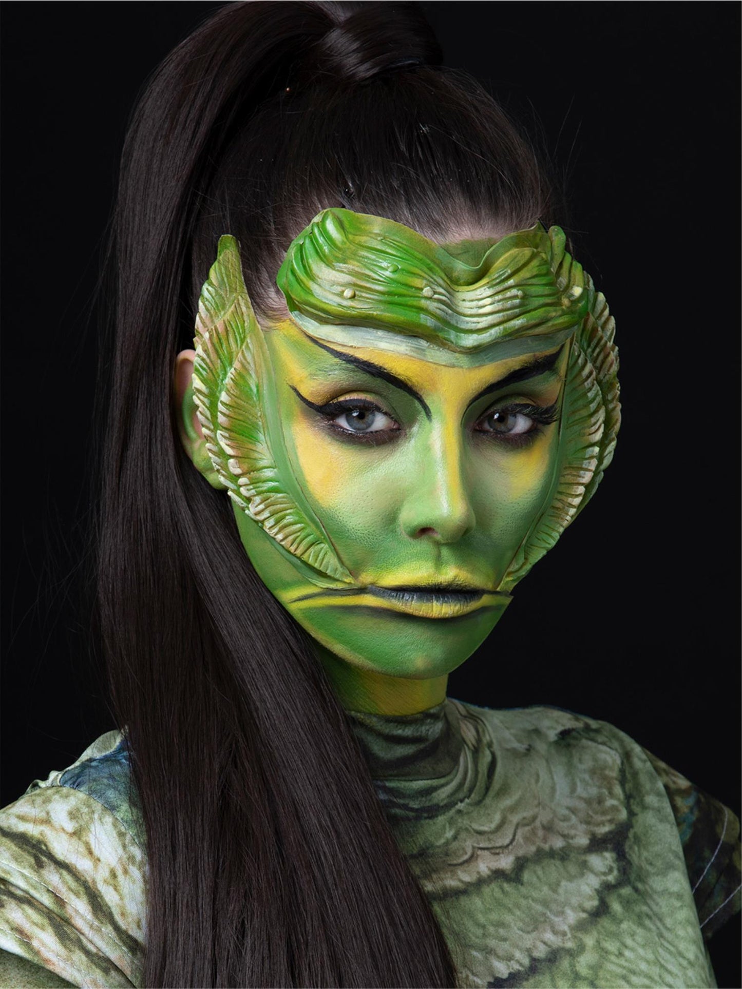 Kit de cosméticos para prótesis de criatura de la laguna negra, Universal Monsters, Aqua Pots, cepillo, esponja, pegamento cosmético y cejas y aletas protésicas
